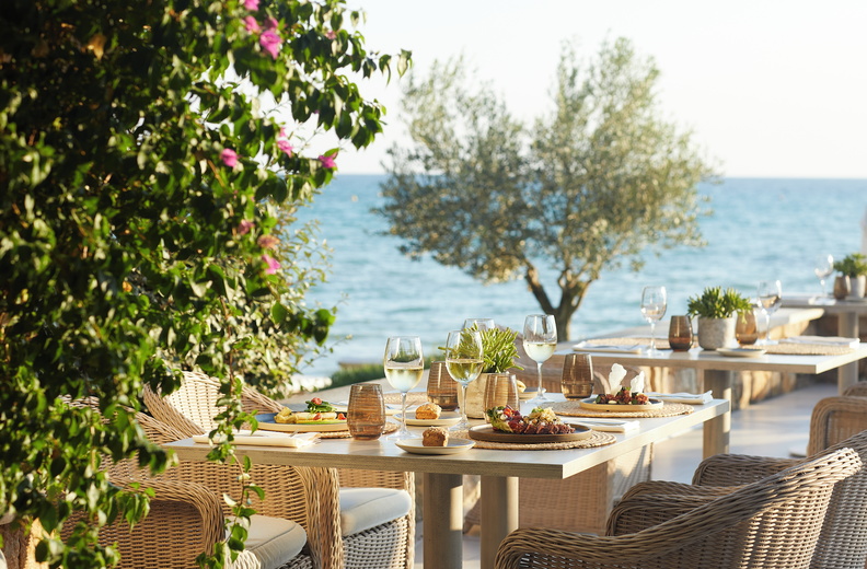 Tiara Holidays - Sani Beach - ammos restaurant